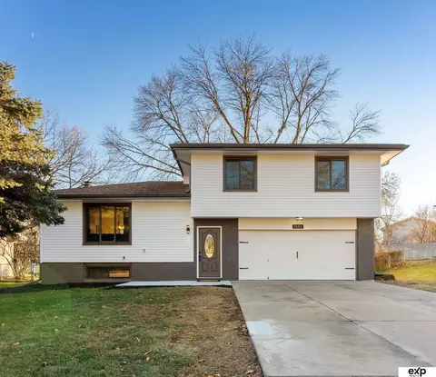 7603 Drexel St, Ralston, NE 68127