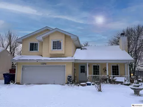 13579 Chandler St, Omaha, NE 68138
