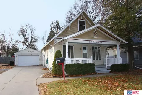 4225 Lenox Ave, Lincoln, NE 68510