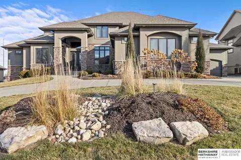 1407 N 187th St, Omaha, NE 68022
