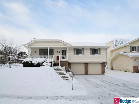 6622 S 87 St, Ralston, NE 68127