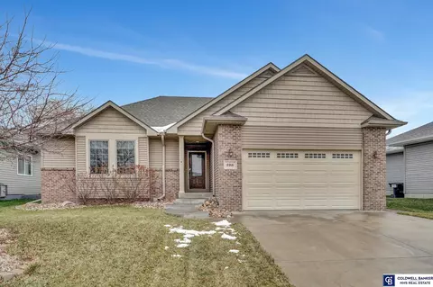 8916 S 71st St, Lincoln, NE 68516
