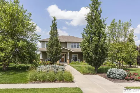 21740 Hascall St, Elkhorn, NE 68022