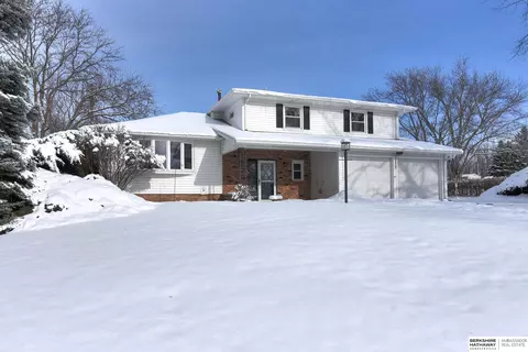 2302 Victoria Ave, Bellevue, NE 68005