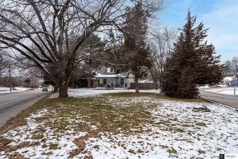 6602 Military Ave, Omaha, NE 68104