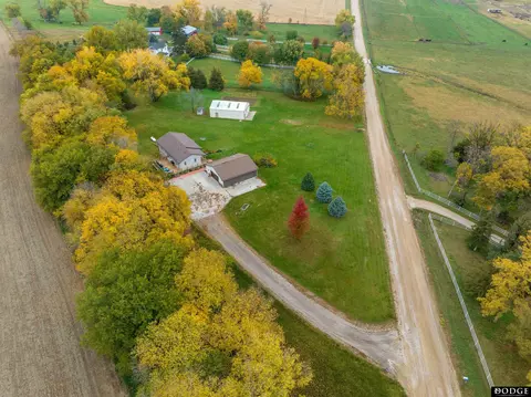 1575 Co Rd 21, Bennington, NE 68007