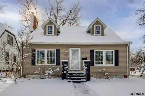 5849 Briggs St, Omaha, NE 68106