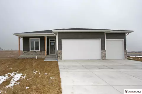 560 W 25 Cir, Wahoo, NE 68066