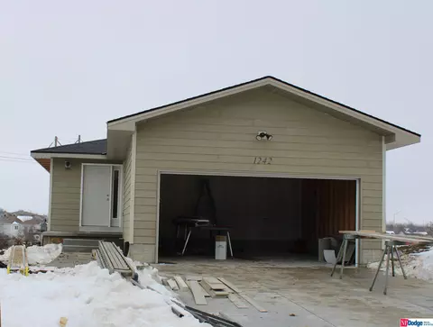 1242 Pennsylvania Ave, Lincoln, NE 68521