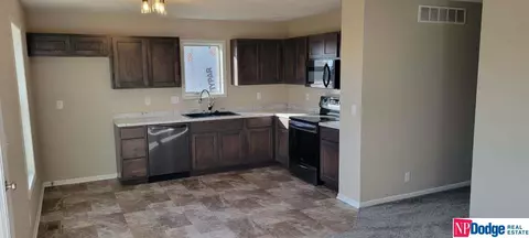 2300 NW 57th St, Lincoln, NE 68524