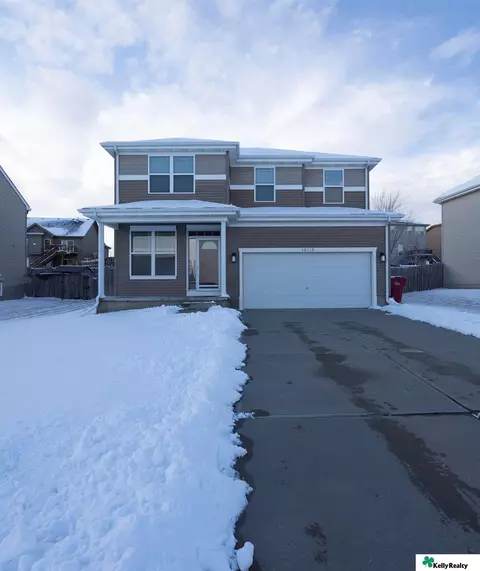10628 S 110 Ave, Papillion, NE 68046
