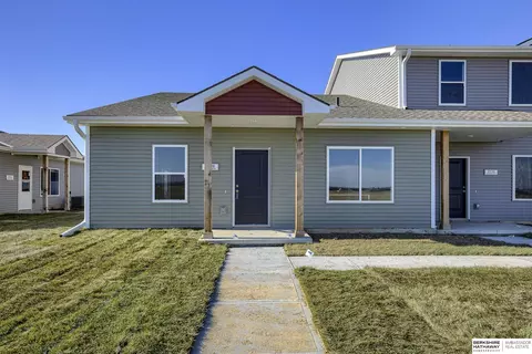 2126 N Aaron Way, Fremont, NE 68025