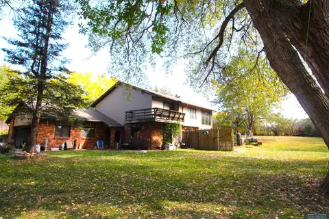 8501 Pearle Rd, Lincoln, NE 68507