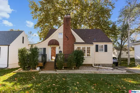 5031 Pierce St, Omaha, NE 68106