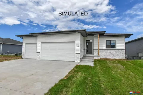5840 SW Sierra Madre Dr, Lincoln, NE 68523