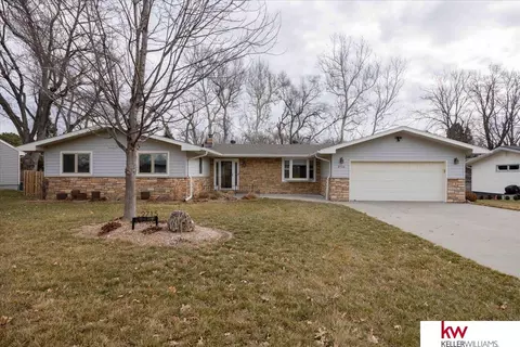 2715 S 102nd St, Omaha, NE 68124