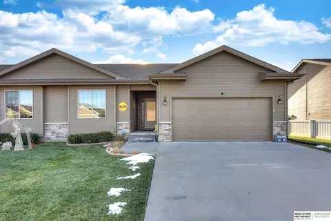 3029 Lakeside Dr, Plattsmouth, NE 68048