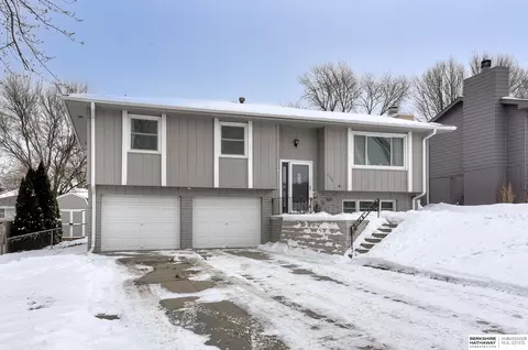 11124 V St, Omaha, NE 68137