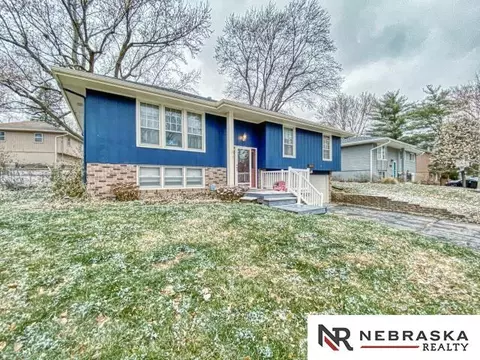 4210 Parkview Dr, Omaha, NE 68134