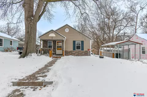 421 S 38th St, Lincoln, NE 68510