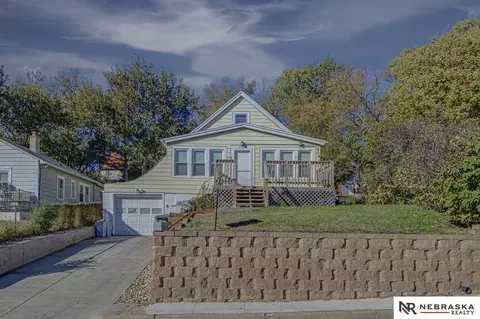 2024 N 67 St, Omaha, NE 68104