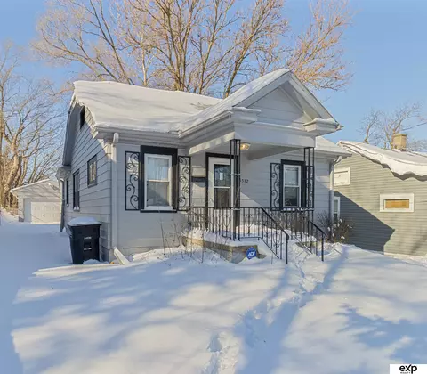 6332 N 33rd Ave, Omaha, NE 68111