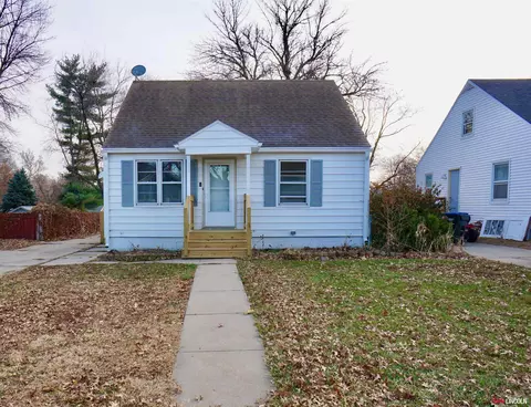 4109 Randolph St, Lincoln, NE 68510