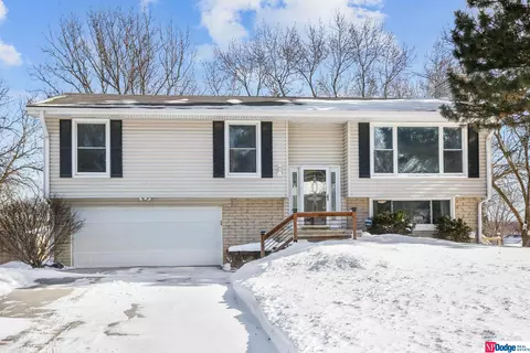 2517 N 121st St, Omaha, NE 68164