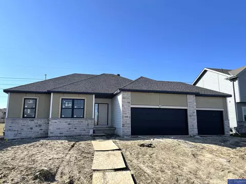 4608 N 186 St, Elkhorn, NE 68022