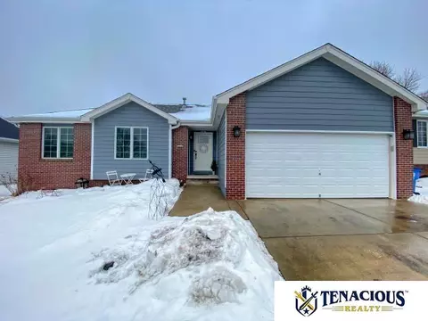 1640 Garret Ln, Lincoln, NE 68512