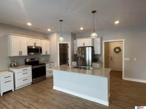 1424 E 8th St, Hickman, NE 68372 photo 6