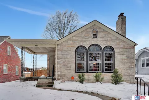 935 S 36th St, Lincoln, NE 68510
