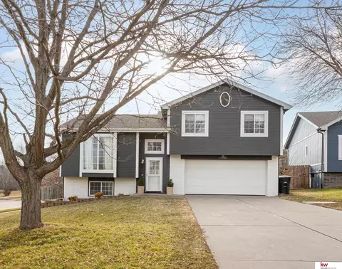 17903 Karen Cir, Omaha, NE 68135