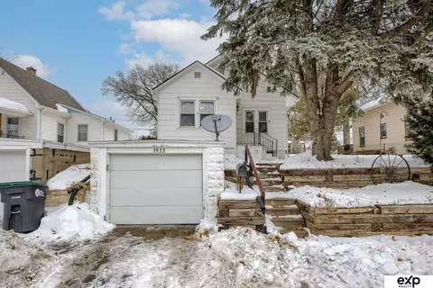 3932 Arbor St, Omaha, NE 68105