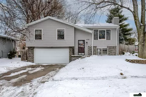 6128 NW 11th St, Lincoln, NE 68521