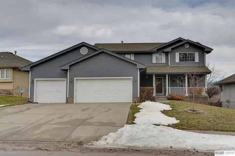 2204 Plymouth Rock Rd, Bellevue, NE 68123