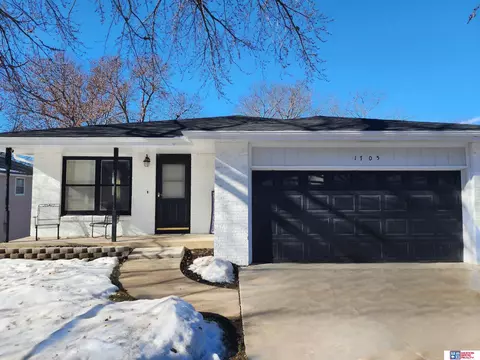 1705 N 14th St, Beatrice, NE 68310
