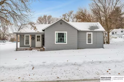 302 Main St, Kennard, NE 68034