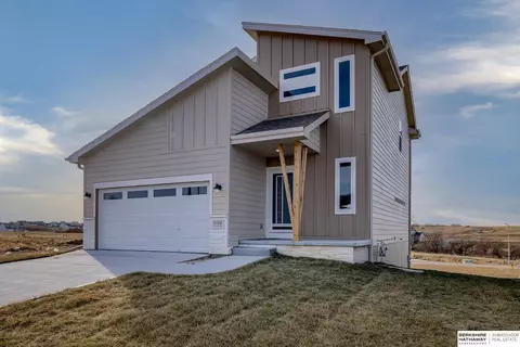 9506 S 180th Ave, Omaha, NE 68136