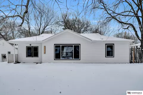 3330 S 44th St, Lincoln, NE 68506