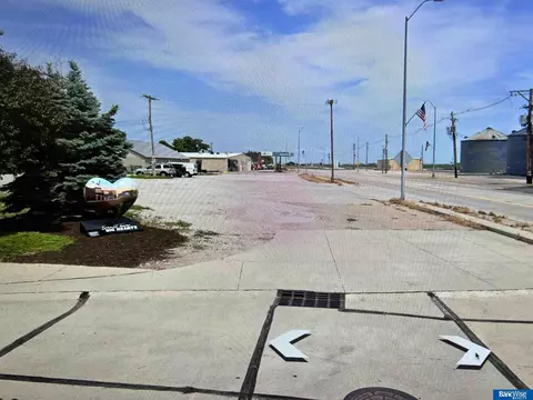 103 N 3rd St, Hampton, NE 68843