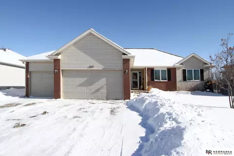 6500 Foxglove Ln, Lincoln, NE 68504