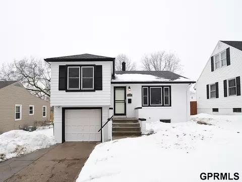 2304 Clay St, Bellevue, NE 68005