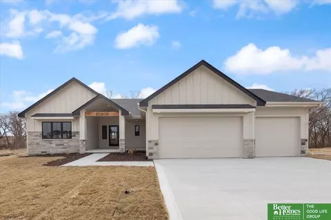 20205 K St, Omaha, NE 68135
