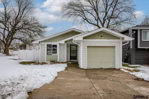 6103 S 77 Ave, Ralston, NE 68127