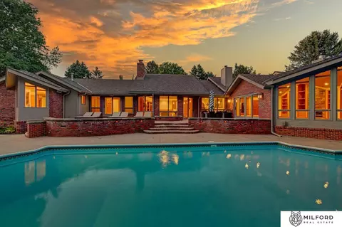 180 S 211 St, Elkhorn, NE 68022