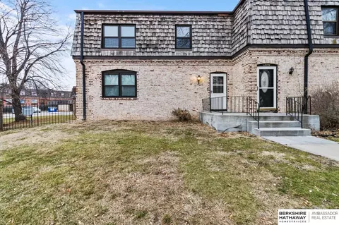 12796 Deauville Dr, Omaha, NE 68137