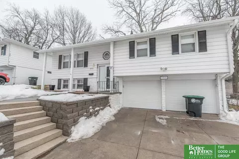 8805 Ohern St, Ralston, NE 68127