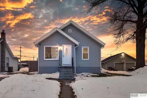 4531 Weir St, Omaha, NE 68117