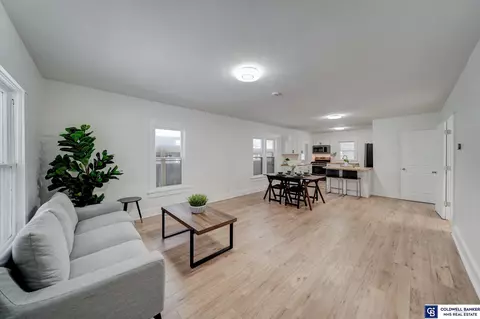 2146 S 8th St, Lincoln, NE 68502